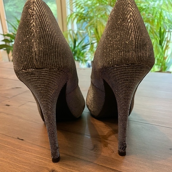 𝅺MICHAEL Silver Fabric Glitter Peep Toe Pumps Heels - Picture 2 of 9